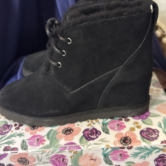 UGG Classic Femme Lace Bootie Black size 8.5 - Picture 5 of 11